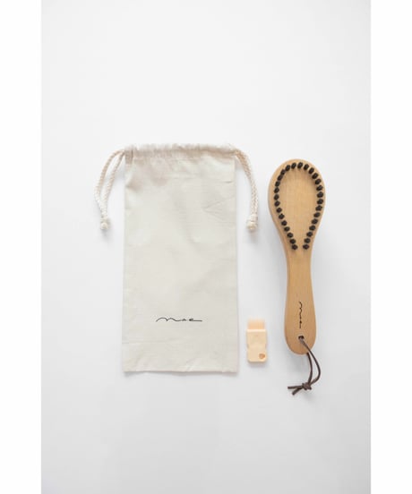 Na.e Brush