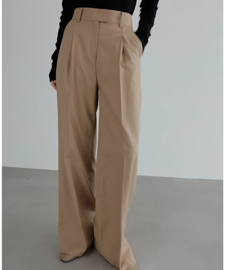 新品♡Na. e ナエ　ニットパンツ　今期発売 おうち時間も最適に!無地ニットショートパンツ＋トップス 2点