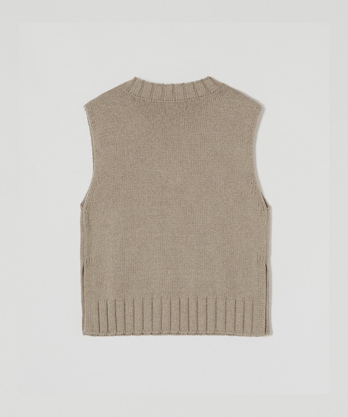 pois ポワ　ふわふわknit vest 新品　　✴︎ホワイト　ivory pois ポワ ふわふわknit vest 新品 ✴︎ホワイト ivory knit Vest