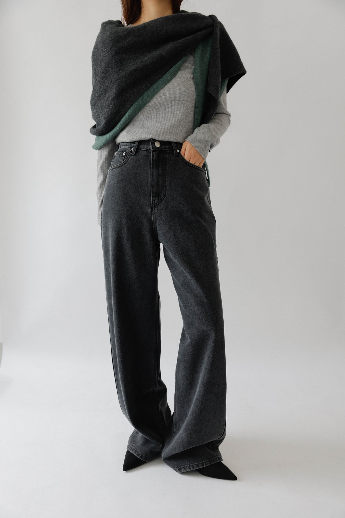 Wide Loose Jeans_Charcoal | Na.e