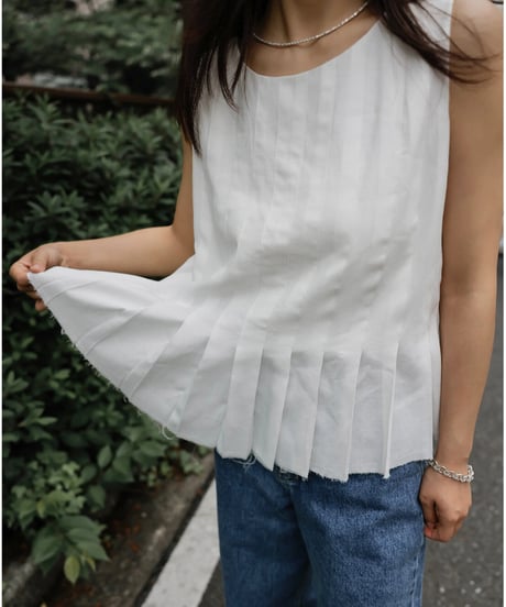 Amore Tuck Blouse