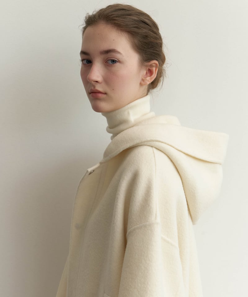 美品　マスターバニー　中綿　ワンピース　コート　ニット　白　 蓄熱裏地　フード マスターバニー MB サイドスリットウエストリブダンボールワンピース