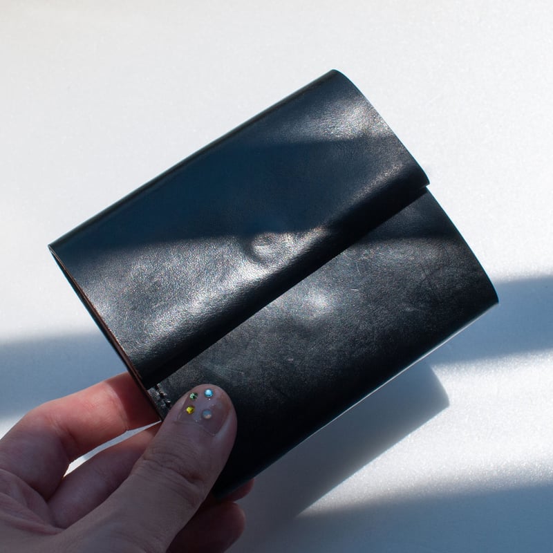 tri fold wallet / bridle black | yojiomi shoes&
