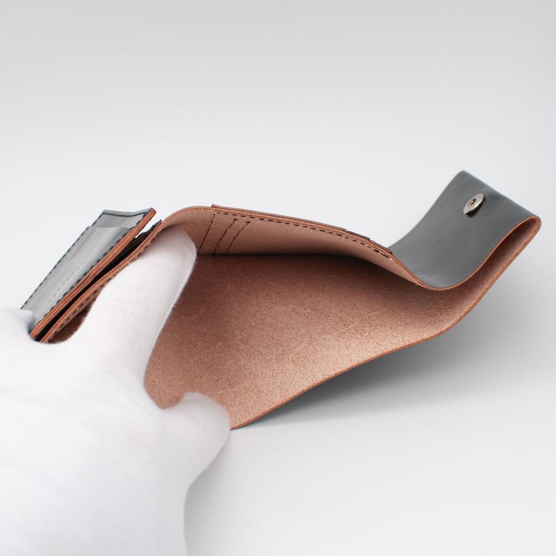 tri fold wallet / bridle black | yojiomi shoes&