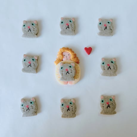 ネコだっこ缶