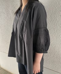 スキッパー刺繍ブラウス(RE006013-08）