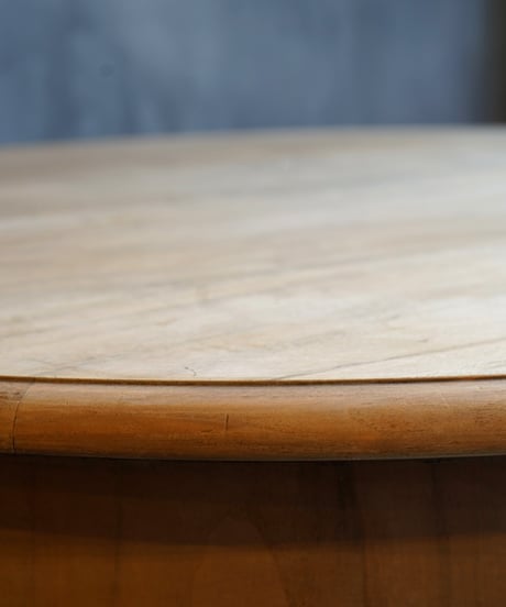 Round table
