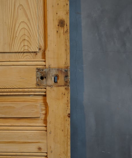 Single door -8-