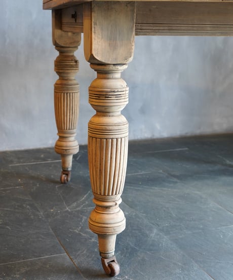 Square table