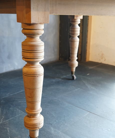 Square table