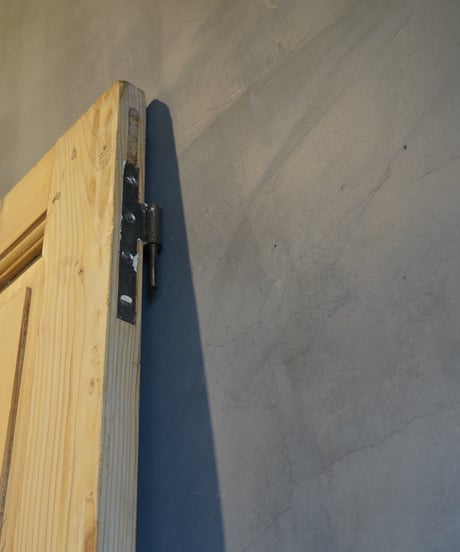 Single door -8-