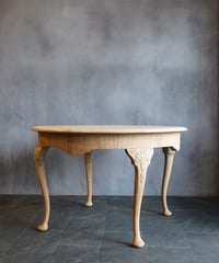 Round table