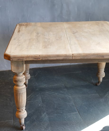 Square table