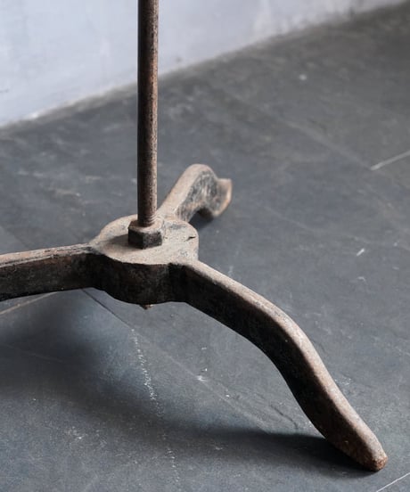 Antique stand object