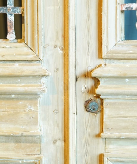 iron lattice door