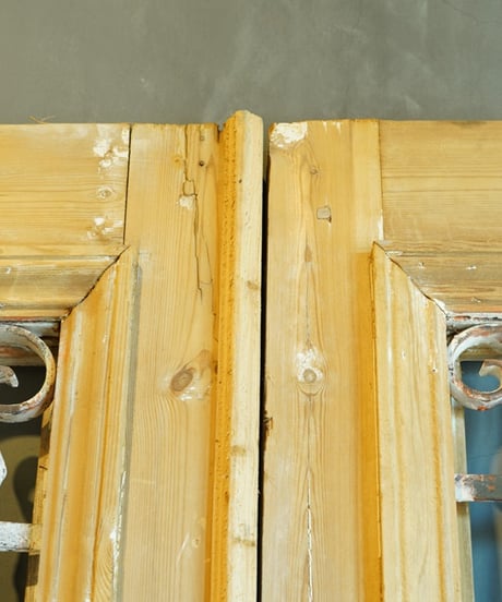 iron lattice door