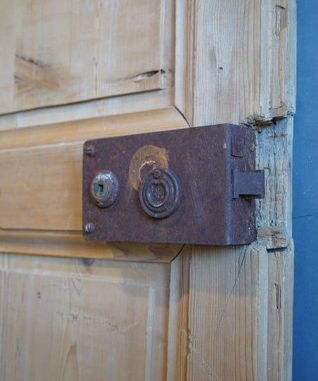 Single door -4-