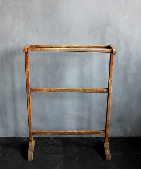 Towel rack
