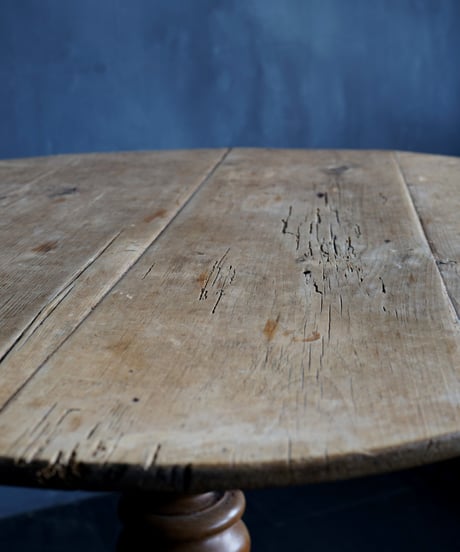 Round table