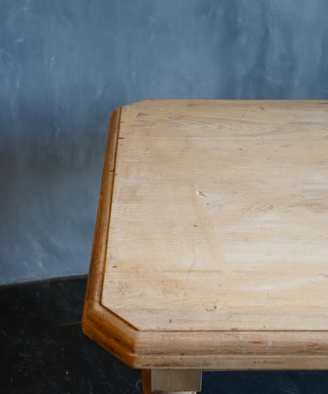Square table