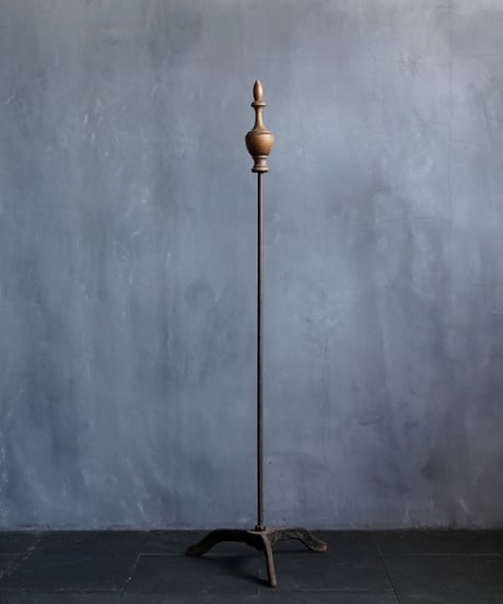 Antique stand object
