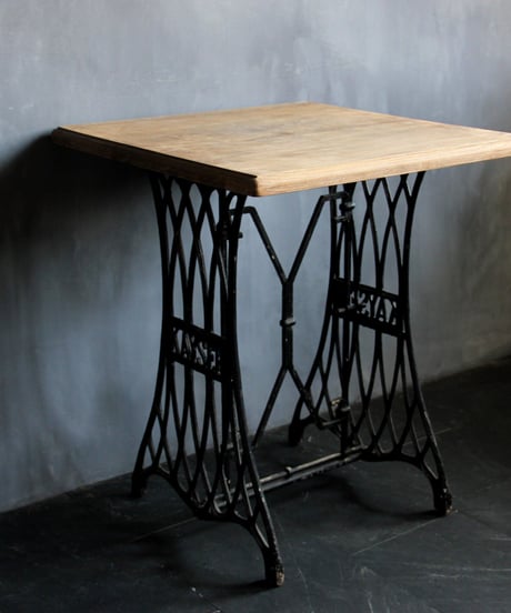 Sewing machine table