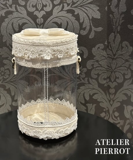 ATELIER-PIERROT／ “Throne” Doll Pouch（ホワイト）