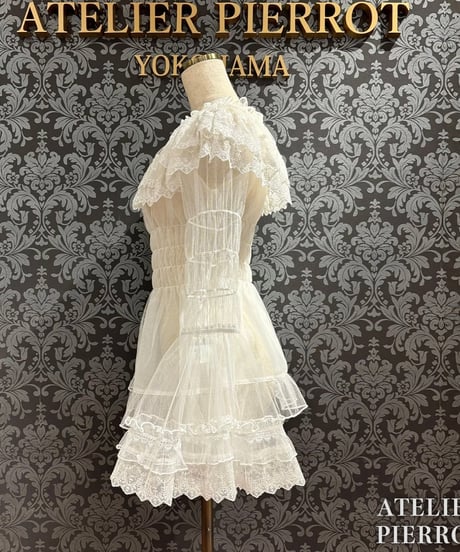 ATELIER-PIERROT／Sheer Off-Shoulder Shirring Blouse（ホワイト）