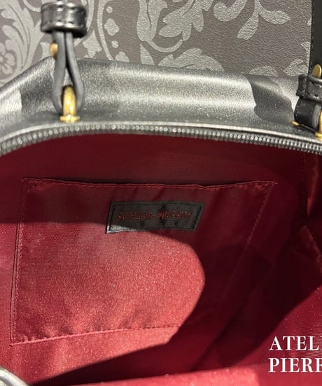 ATELIER-PIERROT／ Iron Gate Coffin Bag（ブラック×ゴールド）