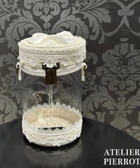 ATELIER-PIERROT／ “Throne” Doll Pouch（ホワイト）