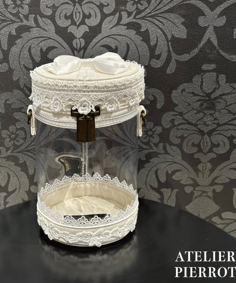 ATELIER-PIERROT／ “Throne” Doll Pouch（ホワイト）