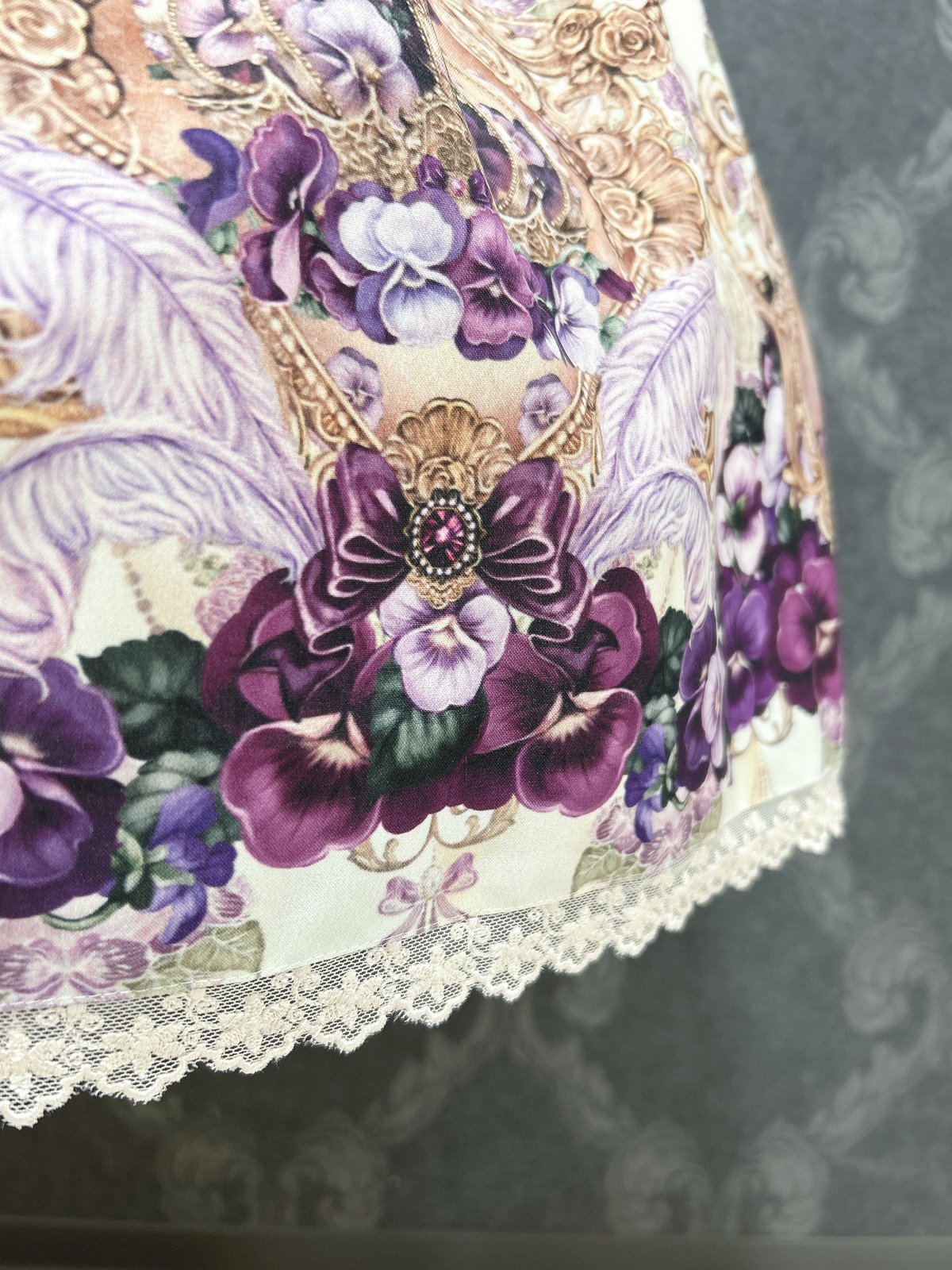 Enchantlic Enchantilly／すみれ姫の王冠スカート（生成