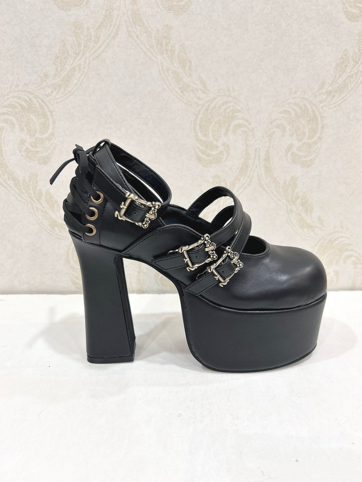 ATELIER-PIERROT／ANTIQUE GOLD FRAME PUMPS | chou