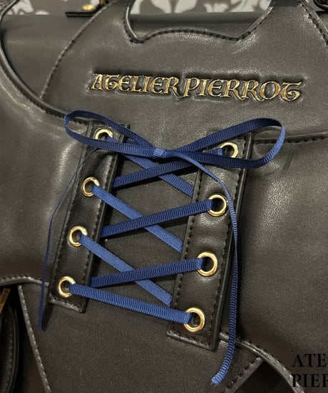 ATELIER-PIERROT／“Nocturnal Grave” Batwing Satchel （ネイビー）