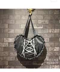 ATELIER-PIERROT／Lace up Ribbon Heart Bag （ブラック×ホワイト）