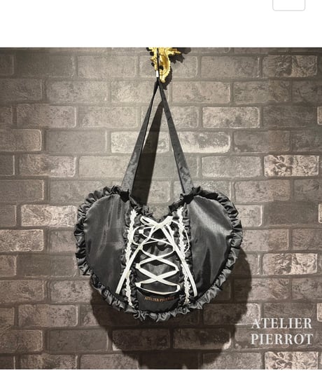 ATELIER-PIERROT／Lace up Ribbon Heart Bag （ブラック×ホワイト）