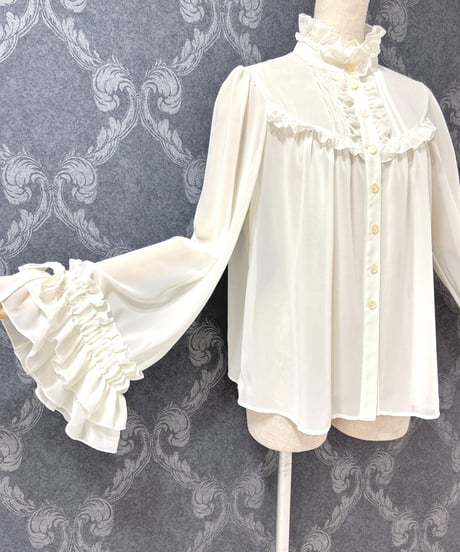 Enchantlic Enchantilly／シャンテリーフリルブラウス（生成り）