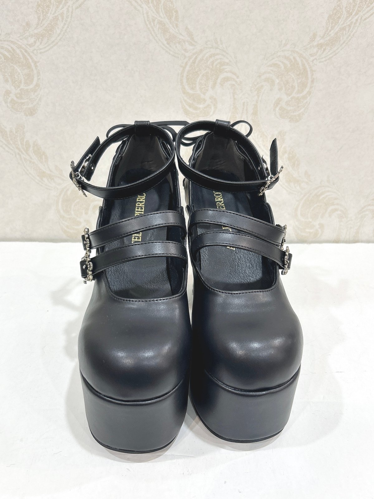 ATELIER-PIERROT／ANTIQUE GOLD FRAME PUMPS | chou