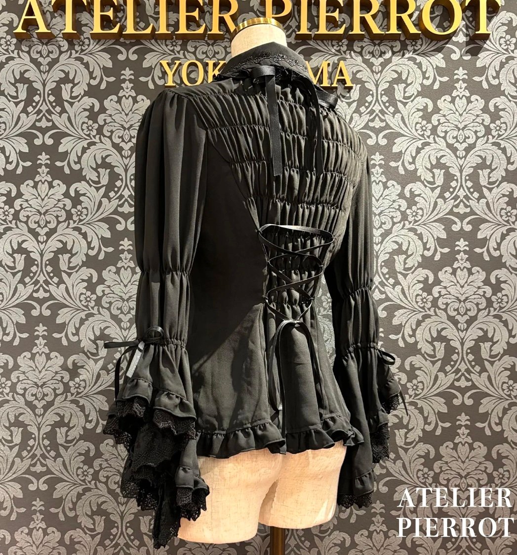 ATELIER-PIERROT／Louise Jabot Half Sleeve Blouse