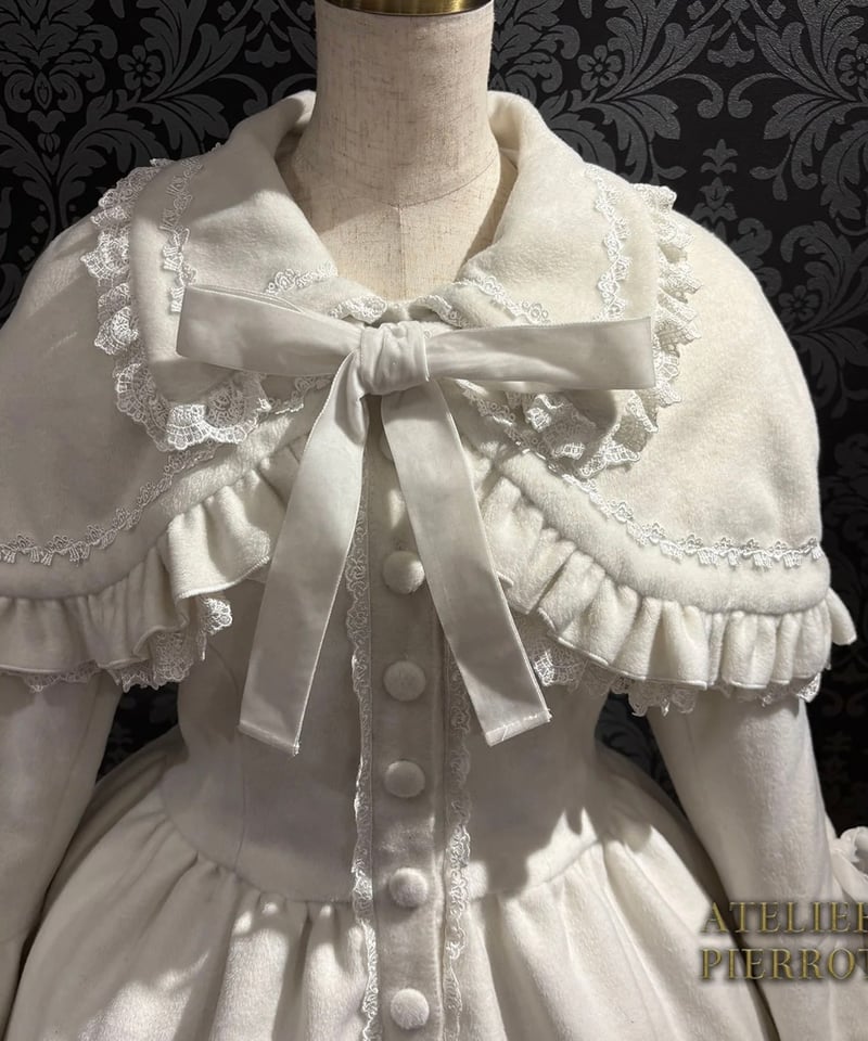 アトリエピエロ Fleur d’Hiver Coat 　ホワイト ATELIER-PIERROT／Fleur d'Hiver Coat （ホワイト） | cho