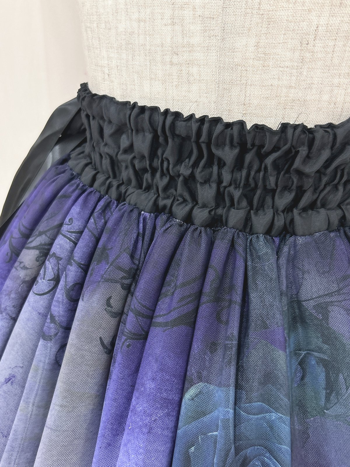 Triple* fortune ／ゴーストローズスカート（黒×青薔薇・シルバー