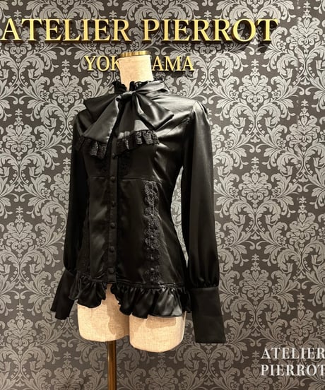 ATELIER-PIERROT／Classical Duchess Ribbon Blouse（ブラック）