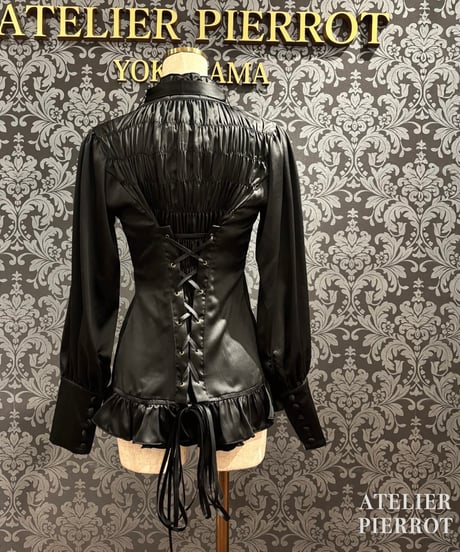ATELIER-PIERROT／Classical Duchess Ribbon Blouse（ブラック）