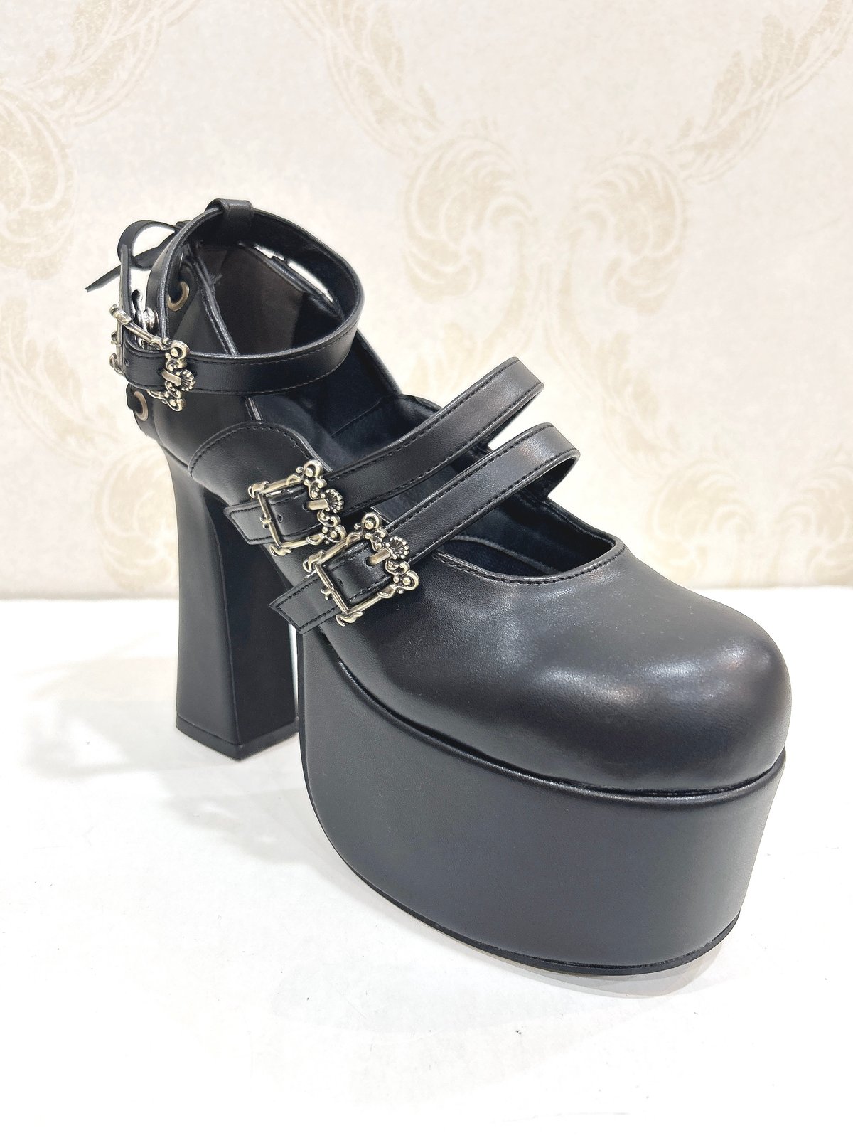 ATELIER-PIERROT／ANTIQUE GOLD FRAME PUMPS | chou