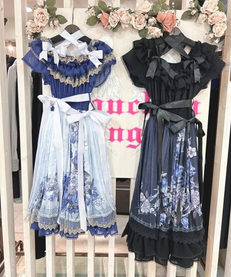 Triple* fortune ／モノクロマティックローズワンピース（黒×ネイビー）