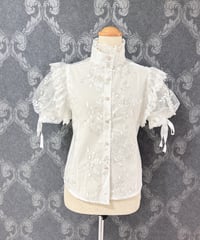 Triple* fortune ／刺繍ブラウス（半袖）白【４サイズ展開】