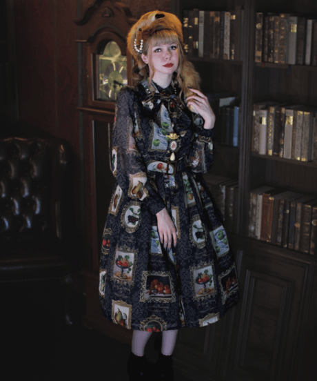 Perla nell' ostrica／Fruit Still Life Art Museum one-piece dress（sax）Lサイズ