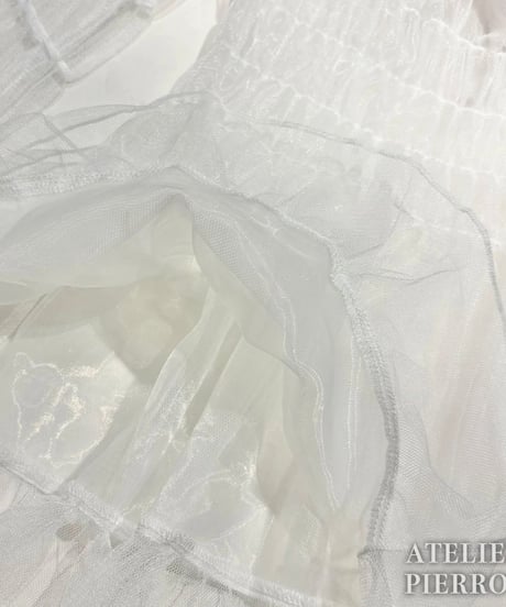 ATELIER-PIERROT／Sheer Off-Shoulder Shirring Blouse（ホワイト）