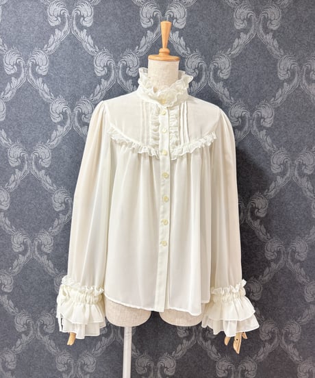 Enchantlic Enchantilly／シャンテリーフリルブラウス（生成り）