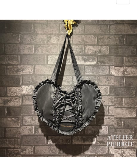 ATELIER-PIERROT／Lace up Ribbon Heart Bag （ブラック）